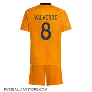 Real Madrid Federico Valverde #8 Replik Auswärtstrikot Kinder 2024-25 Kurzarm (+ Kurze Hosen)